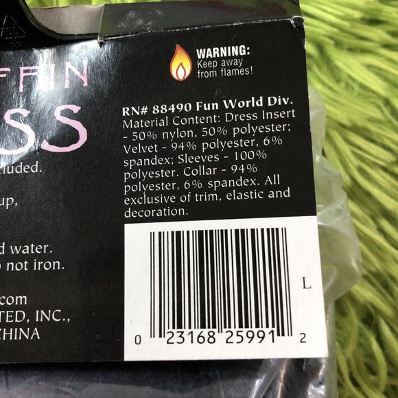 Child Elegant Coffin Vampiress Gown & Collar Velvet Collection Size Med 8-10 NEW - Picture 8 of 9